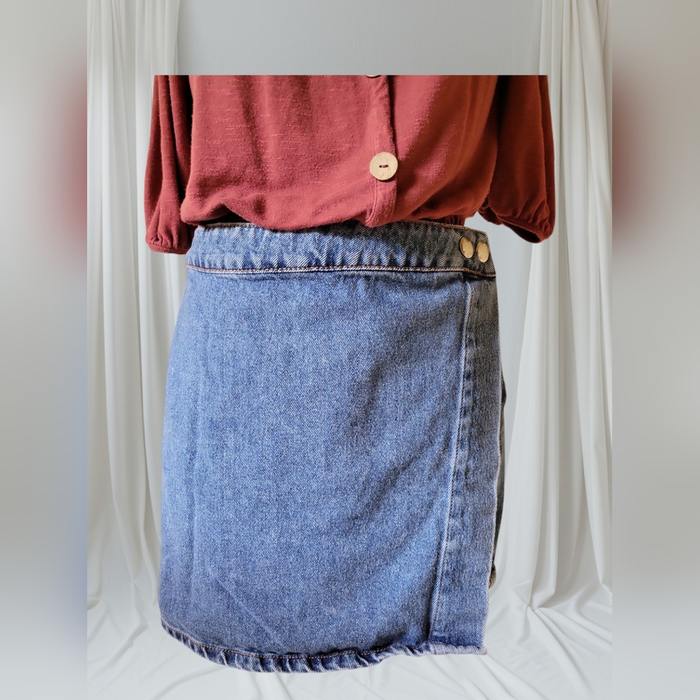 See Curated Box #6 ASOS Blue denim fabric mini wrap skirt with side snaps, EUC